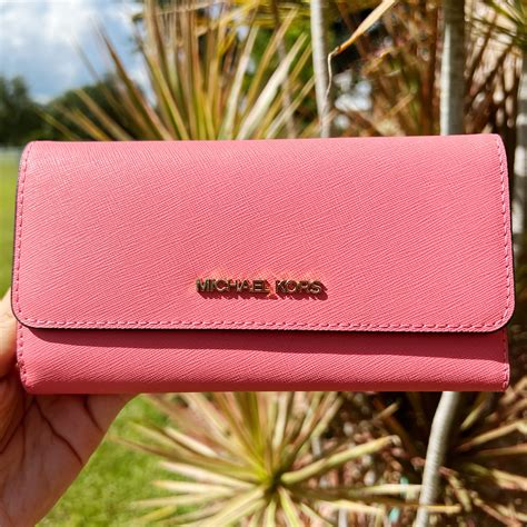 michael kors pink stictched walley